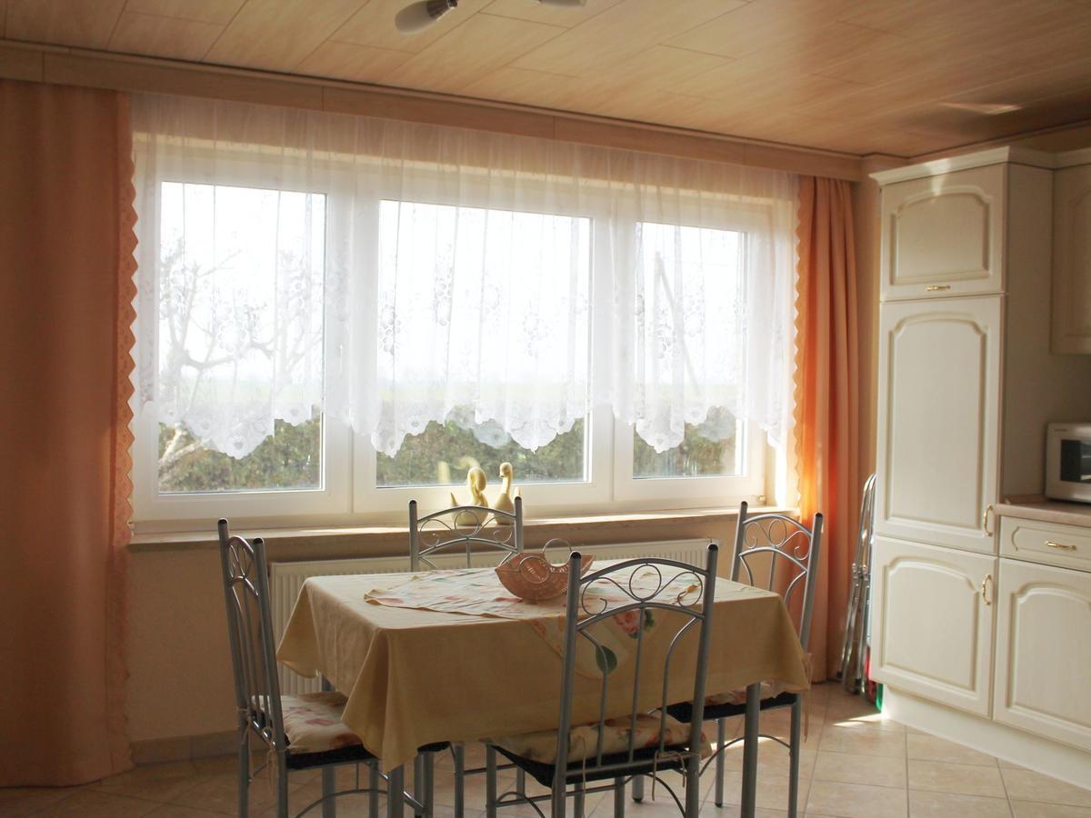 Comfy Farmhouse In Brusow With Garden Kröpelin 外观 照片